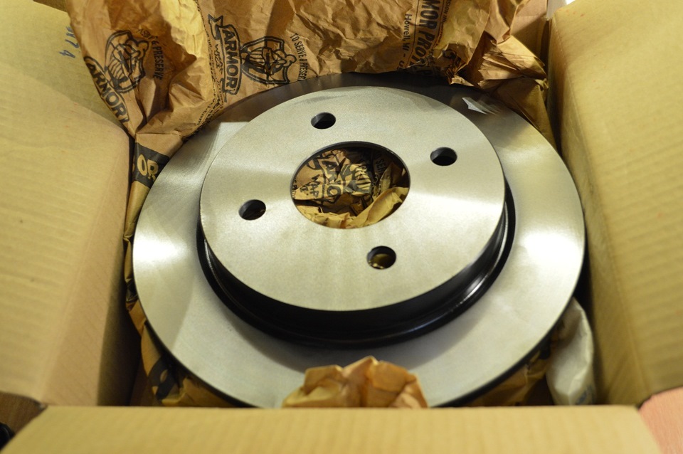 Задние тормозные диски и колодки — Ford Scorpio II, 2 л, 1995 года ...