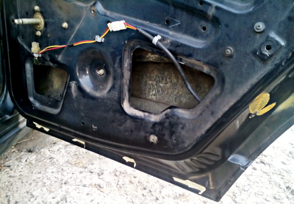 Покраска низа дверей и антикор.обработка внутри них (2) — Lada 21104, 1 ...