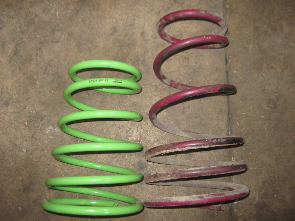 Пружины по жесткости по цвету ваз. 4 tsi пружины клапанов. Пружины на ваз 2106 по жесткости. Разница между пружинным. Пружина 20.