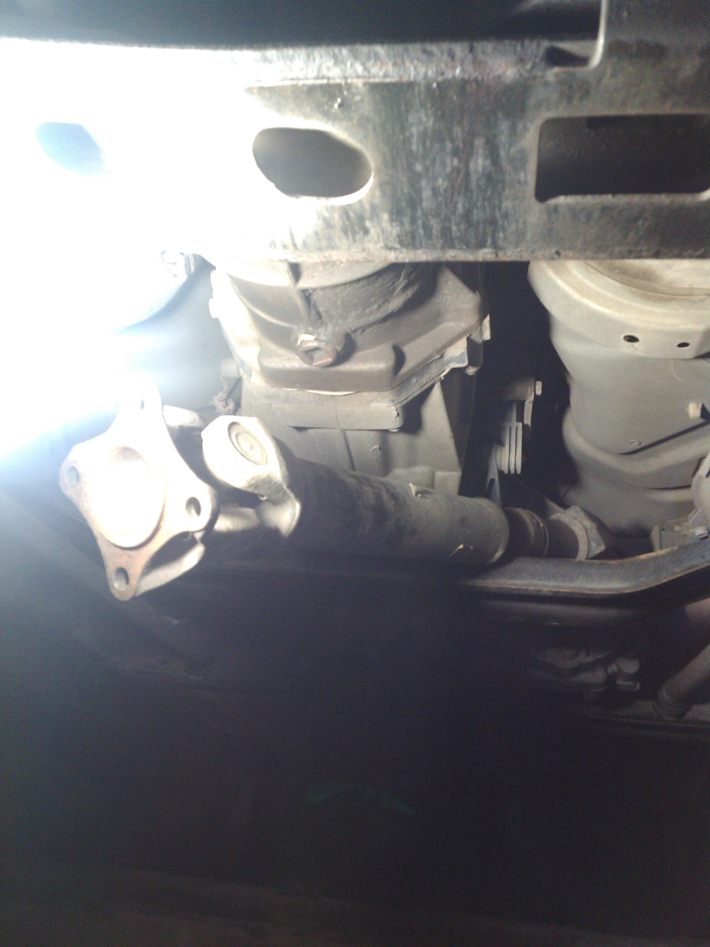 вылетел привод — Nissan Terrano II, 2,4 л, 2002 года | своими руками ...