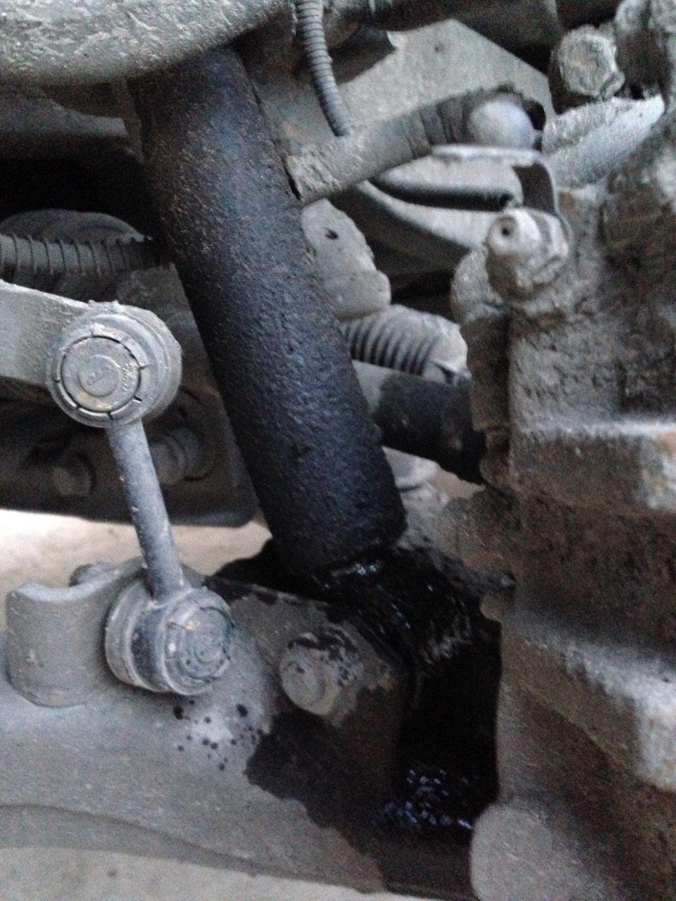 Потек амортизатор — KIA Sorento (1G), 2,5 л, 2007 года | поломка | DRIVE2