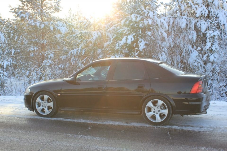 Колеса вектра б. Opel Vectra b 2001. Опель Вектра б на 17 дисках. Опель Вектра б на штампах. Опель Вектра с зимой.