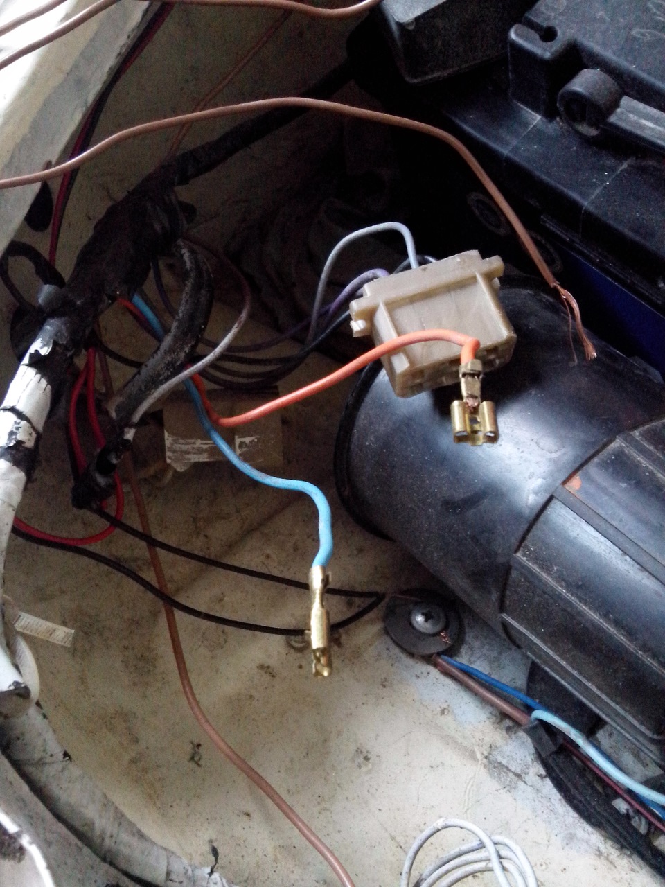 Разгрузочное Реле Фар)) — ГАЗ 24, 2,4 л, 1975 года | электроника | DRIVE2