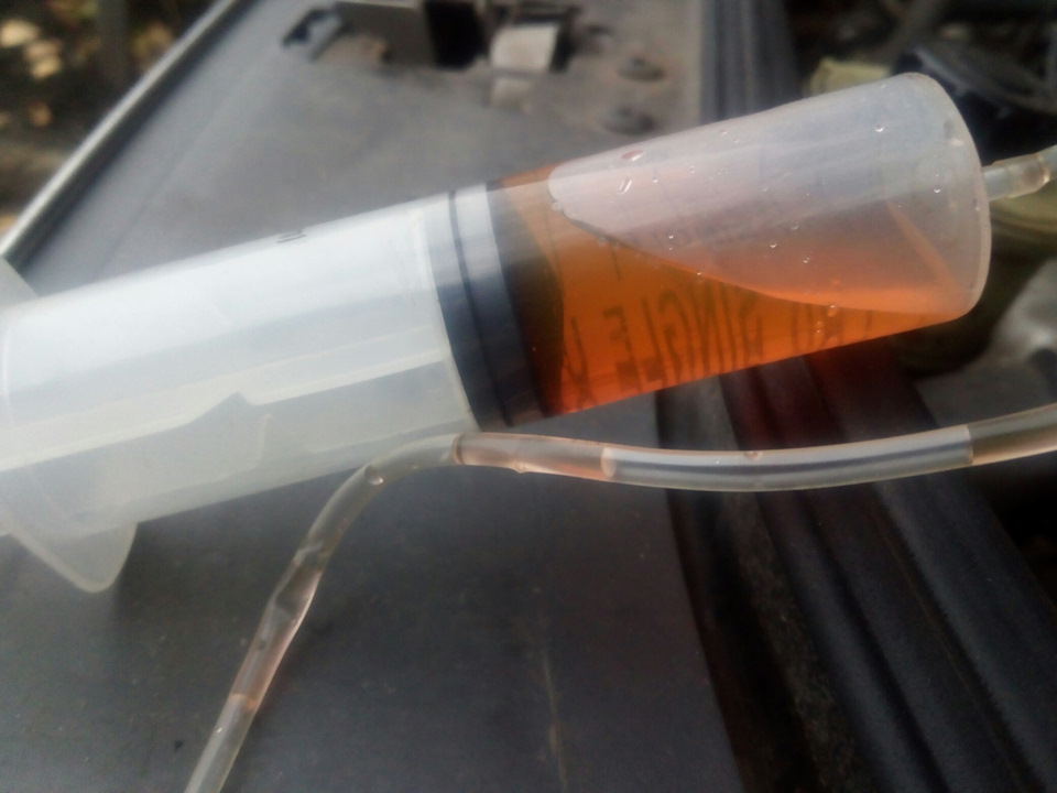 Какого цвета антифриз. — Renault Logan (1G), 1,4 л, 2011 года | своими ...