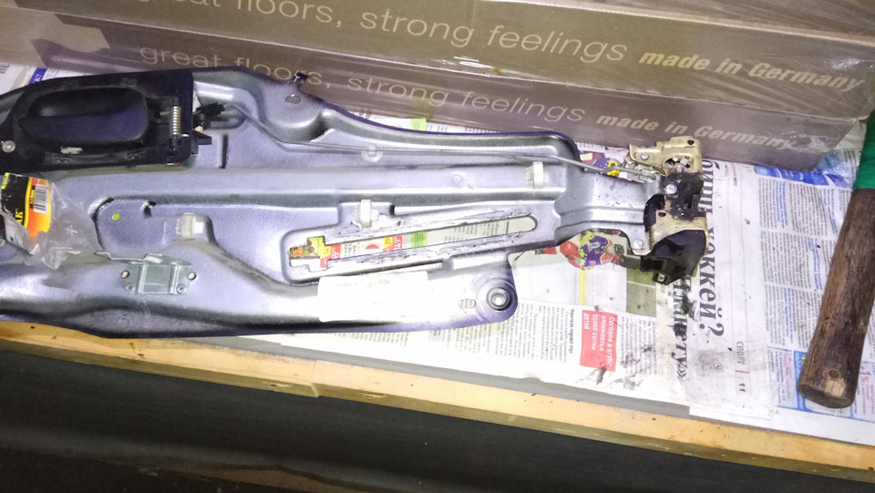 Замена моторчика центрального замка — Renault Laguna I, 2 л, 1996 года ...