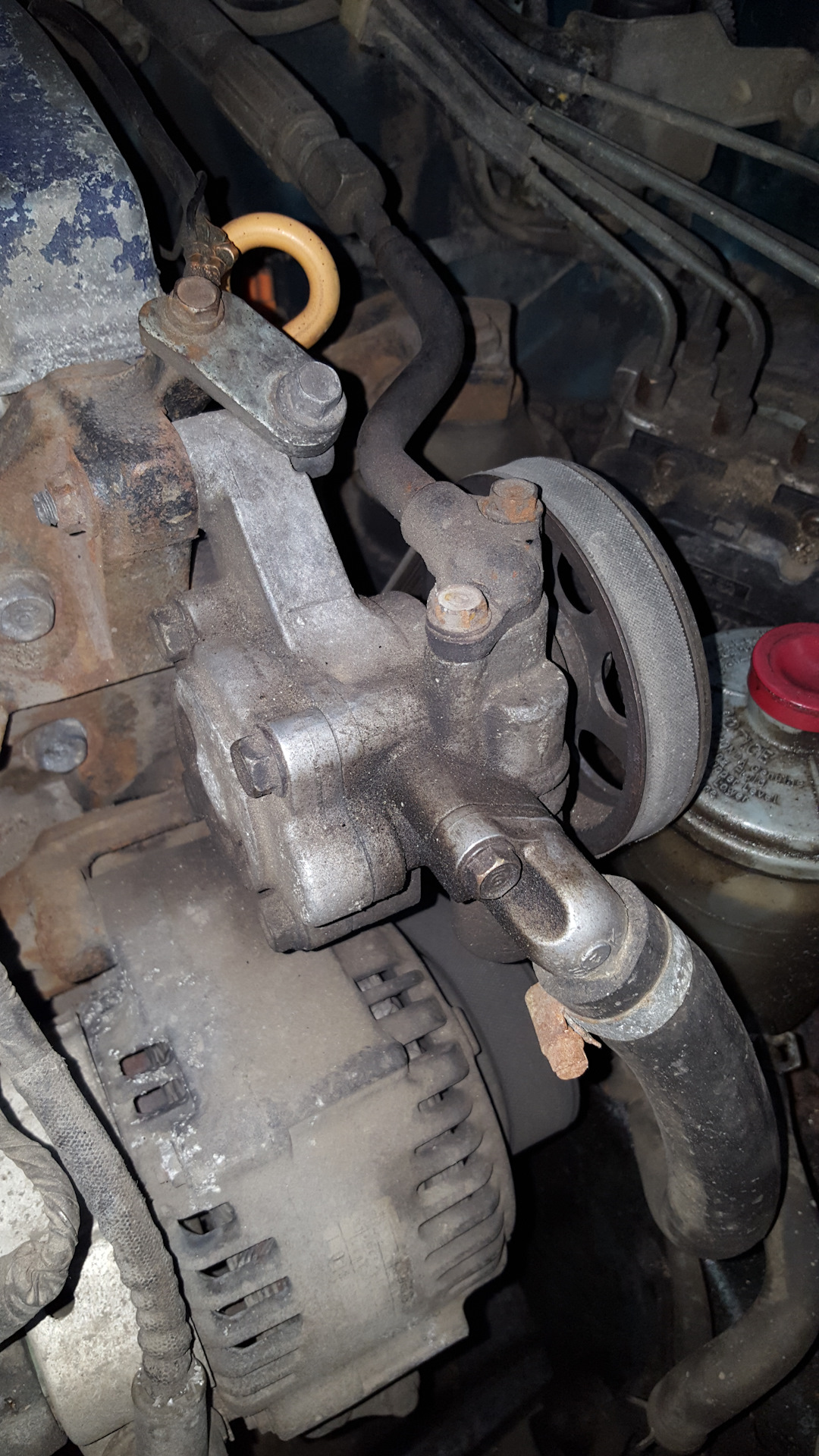 8. Когда менять гур. Гур мазда 6 2005 2. Масло для автомобиля. Замена насоса гидроусилителя.