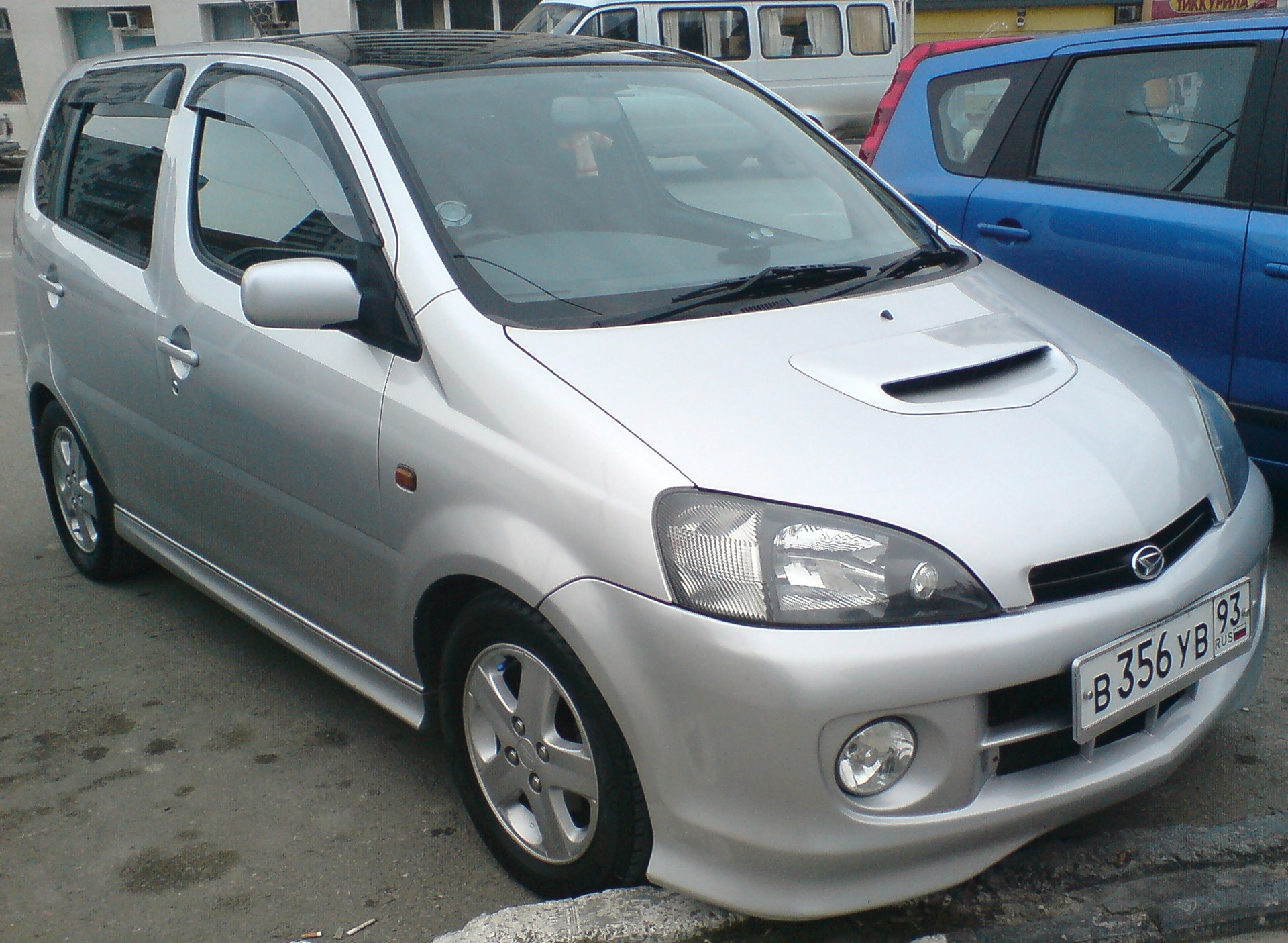 Yrv 1.3. Daihatsu YRV 1.3. Дайхатсу ЮРВ турбо 1.3. Daihatsu YRV Turbo. Дайхатсу 1.3 2002.