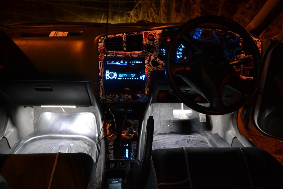 Как и обещал фотки с подсветкой ног! — Nissan Expert (W11), 1,8 л, 2000 ...