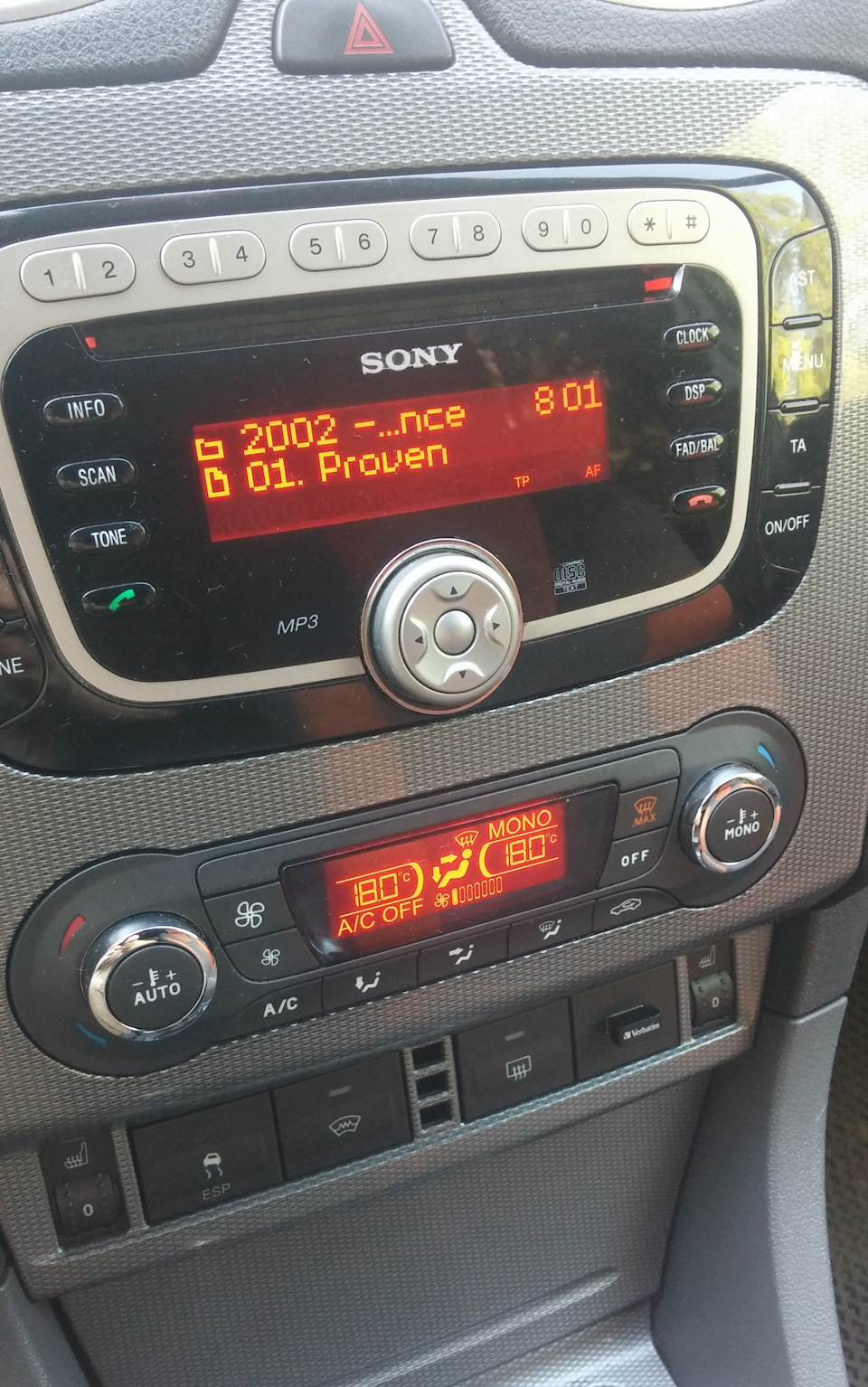 Autoradio FORD avec GPS DVD Bluetooth TV Digital