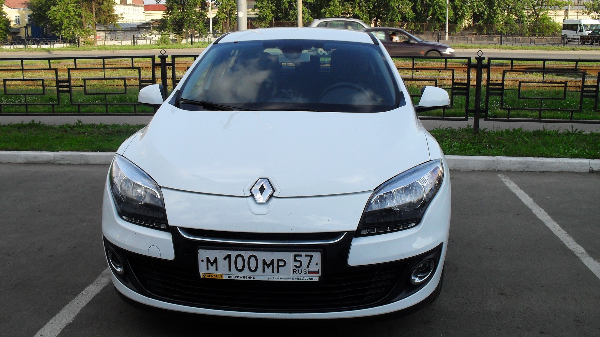 Renault Megane III 1.6 дизельный 2012 | 1.6 АT Confort на DRIVE2