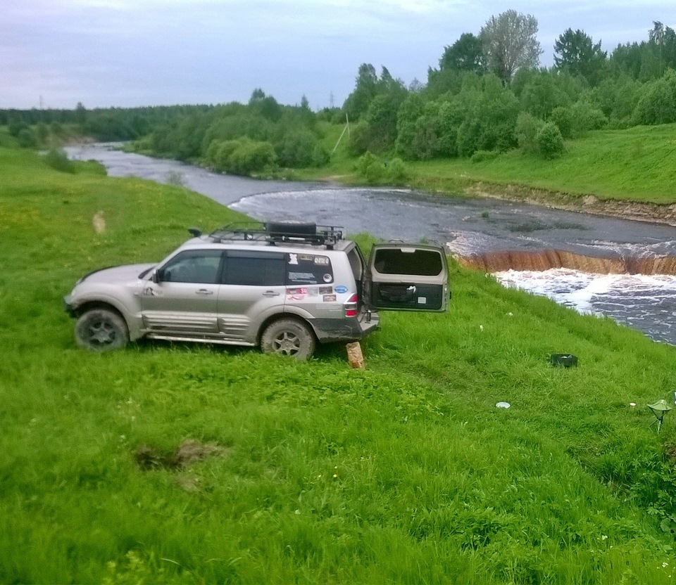 Саблинские пещеры и Тосненский водопад — Mitsubishi Montero III (V60), 3,5  л, 2000 года | покатушки | DRIVE2