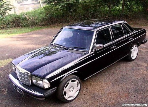 W123 черный