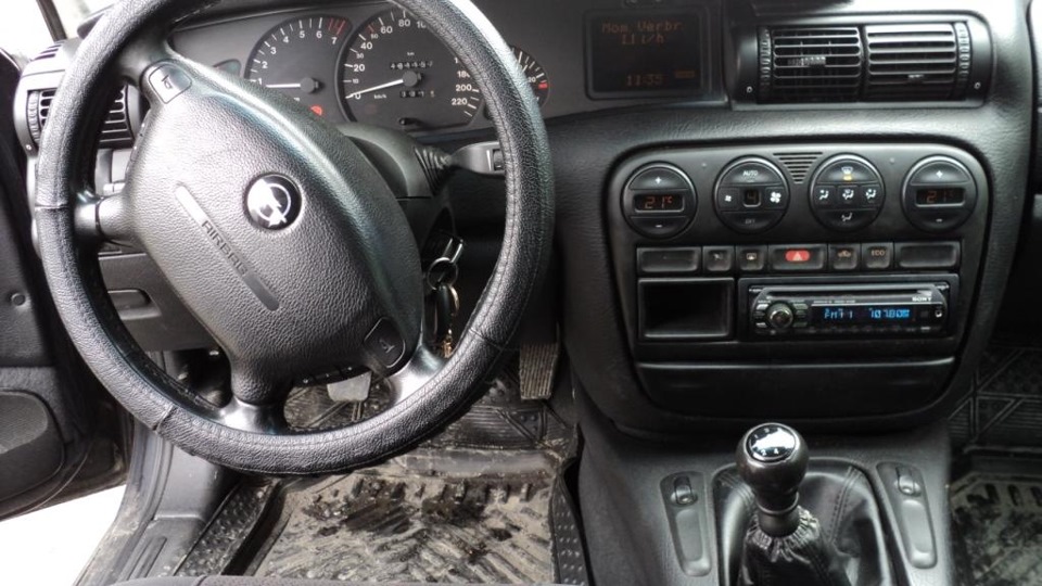 opel omega b сама газует opel omega b сама газует