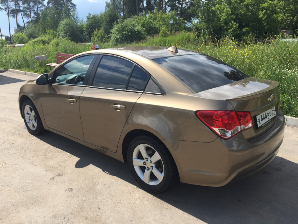 Chevrolet Cruze 2012 бежевый металлик