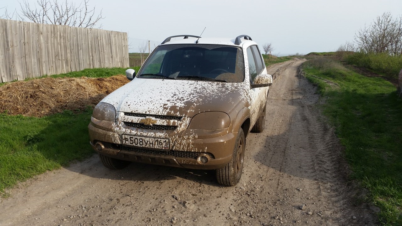 Chevrolet Niva 2016 грязь