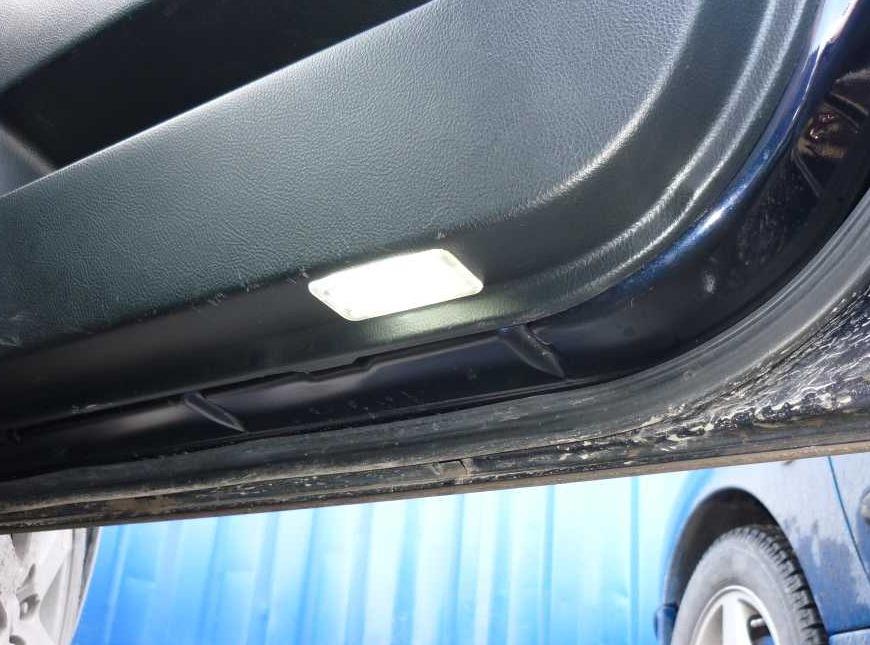 Door lights - Toyota Will VS 18L 2002