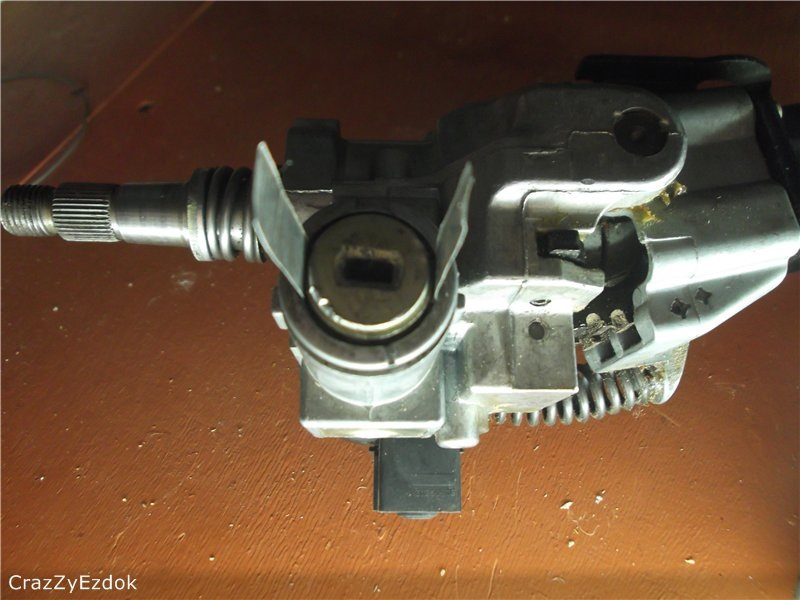 Заблокировался руль и ключ в положении стартера — Opel Zafira A, 1,8 л ...