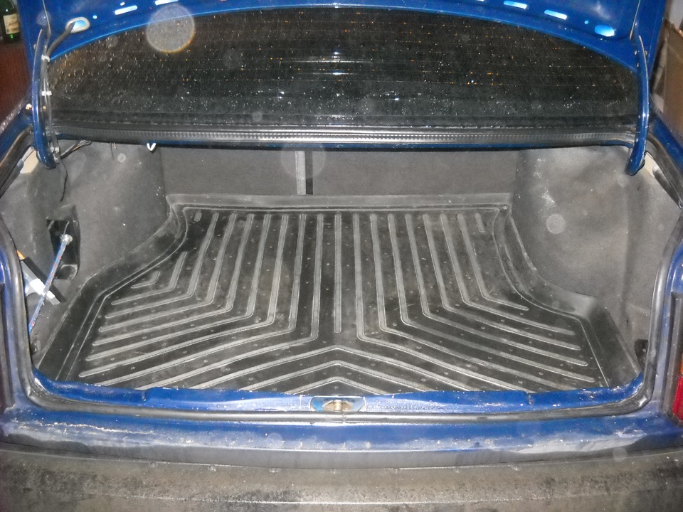 Корыто в багажник на газовый бак — Volkswagen Passat B3, 2 л, 1993 года ...
