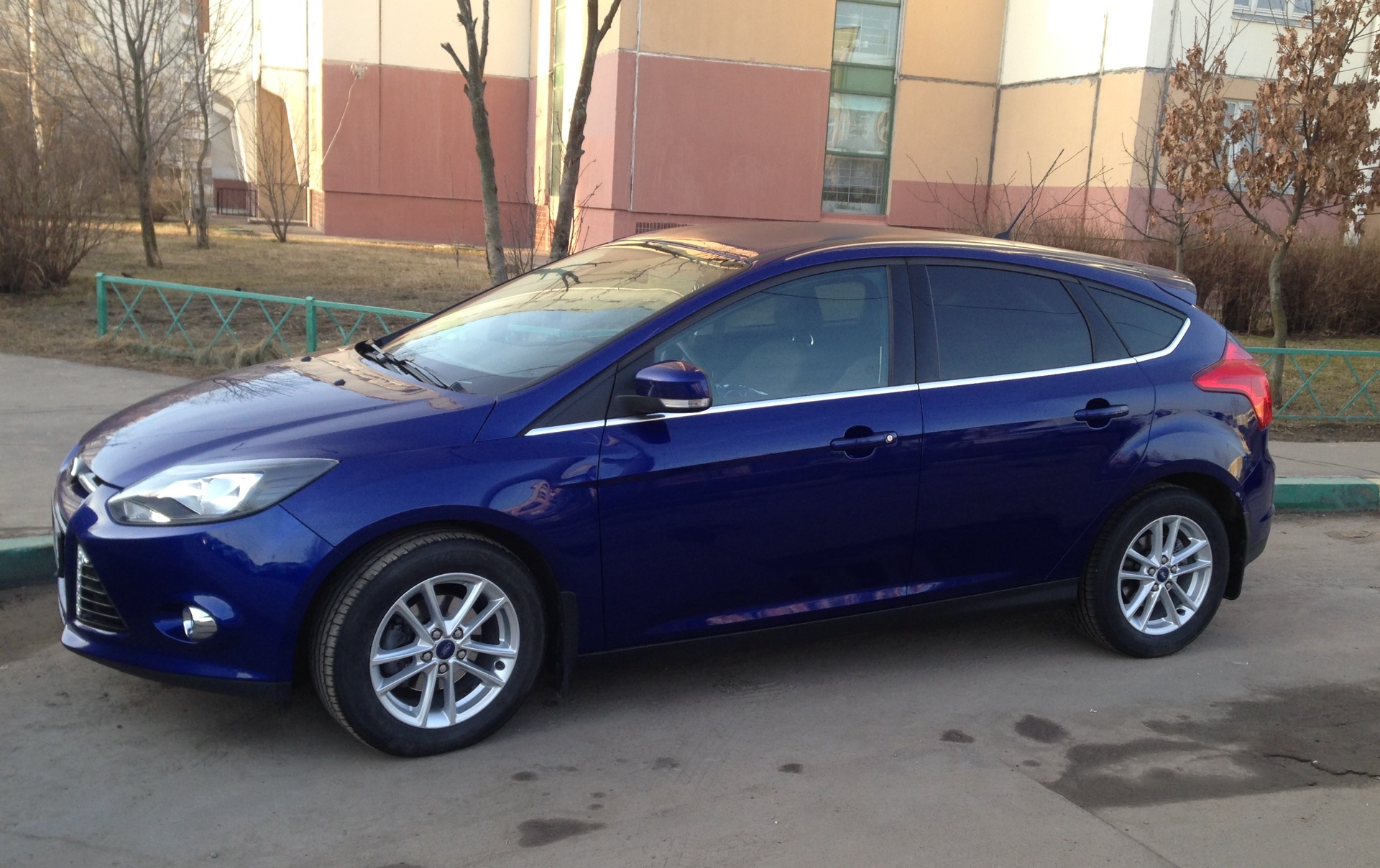 1 3 синий. Ford Focus 3 r16. R16 Titanium Focus 3. Фокус 3 хэтчбек r16. Форд фокус 3 r16 et.