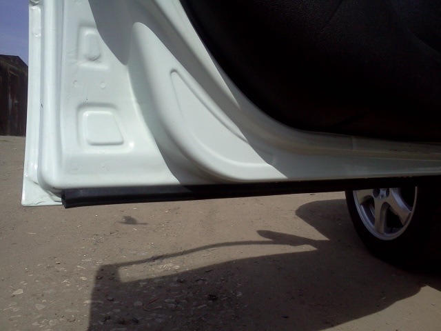 Передняя дверь — Lada Granta