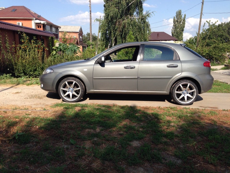 Chevrolet Lacetti хэтчбек r17. Диски р16 Chevrolet Lacetti. Лачетти хэтчбек диски r17. Chevrolet Lacetti хэтчбек диски r15.