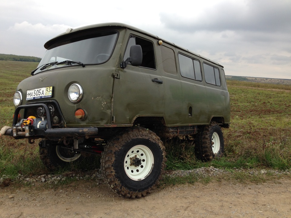 Уаз таблетка. УАЗ 2206 военный. УАЗ 2206 военный ходовой. УАЗ 2206, 2007 на военных Мостах.