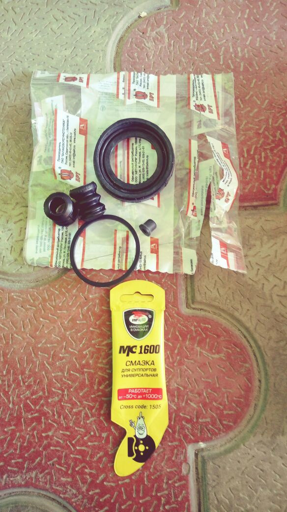Замена пыльника тормозного цилиндра и пыльника рулегого наконечника ...