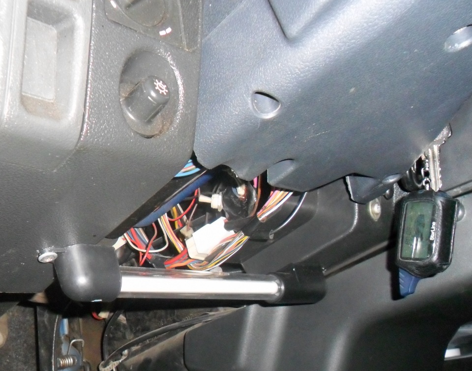 Подсветку в студию!.. То есть в ноги! — LADA 21093, 1,5 л., 2001 года ...