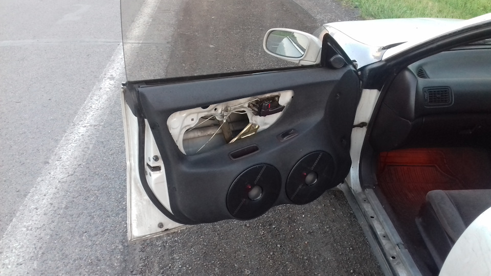 Как снять карту тойота карина