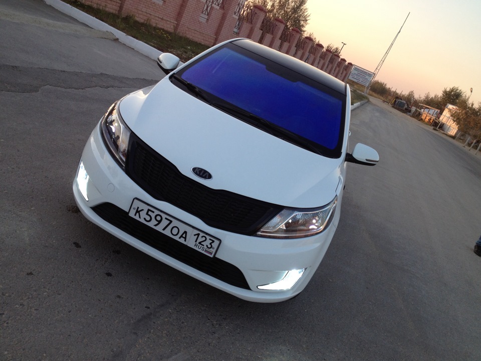 Kia Rio 3 черная крыша