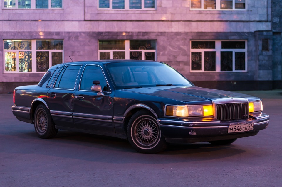 Lincoln town car iii. Смотреть фото Lincoln town car iii. Смотреть картинку Lincoln town car iii. Картинка про Lincoln town car iii. Фото Lincoln town car iii
