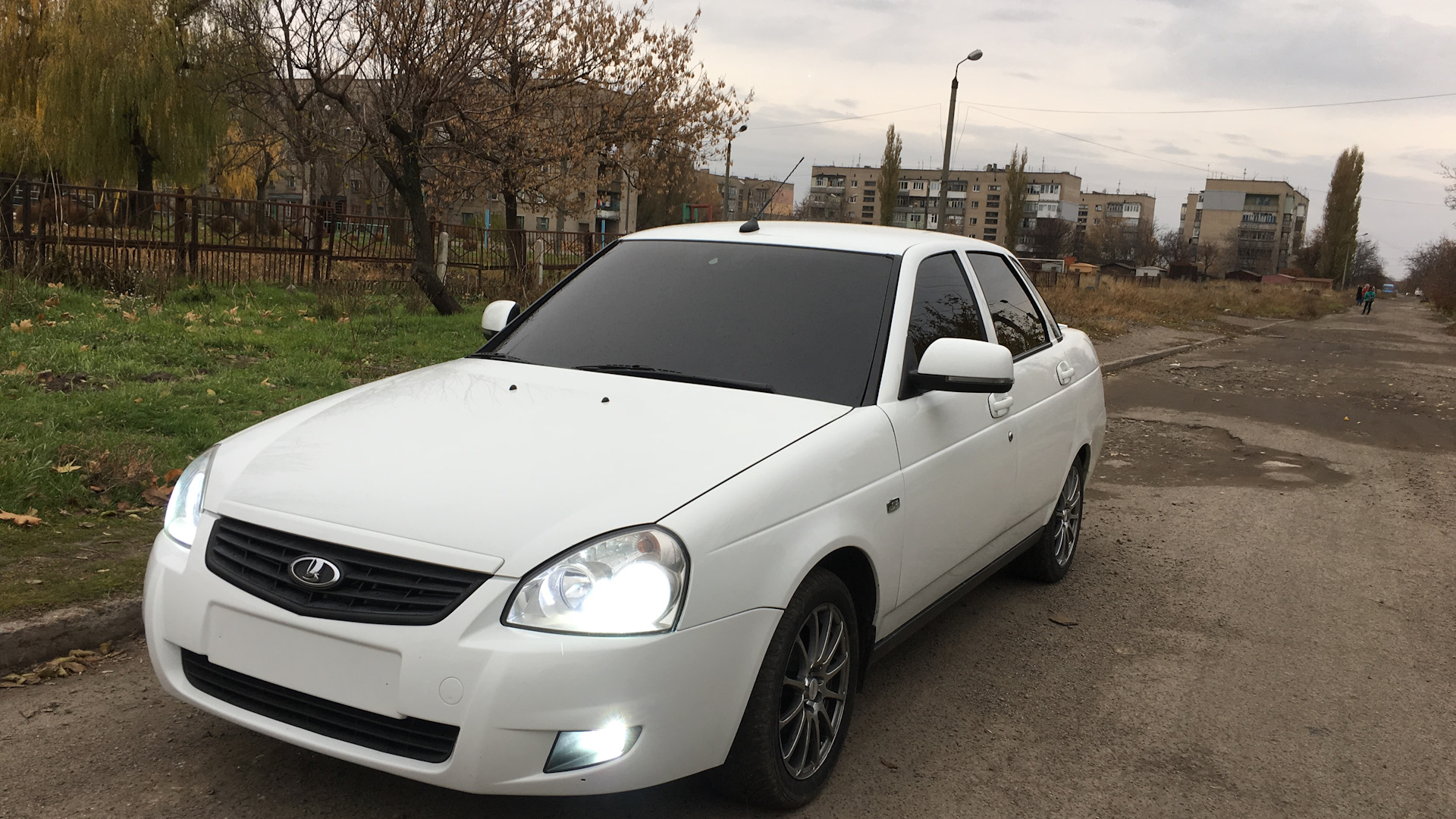 Lada Приора седан 1.6 бензиновый 2012 | SE Белое Облако на DRIVE2