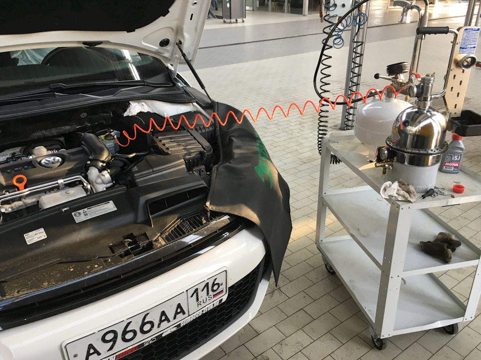 Замена жидкости — Volkswagen Scirocco (3G)