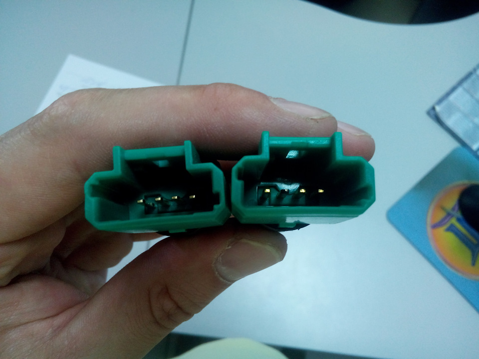 Видно что на старом контакт подгорел — Peugeot 407 SW