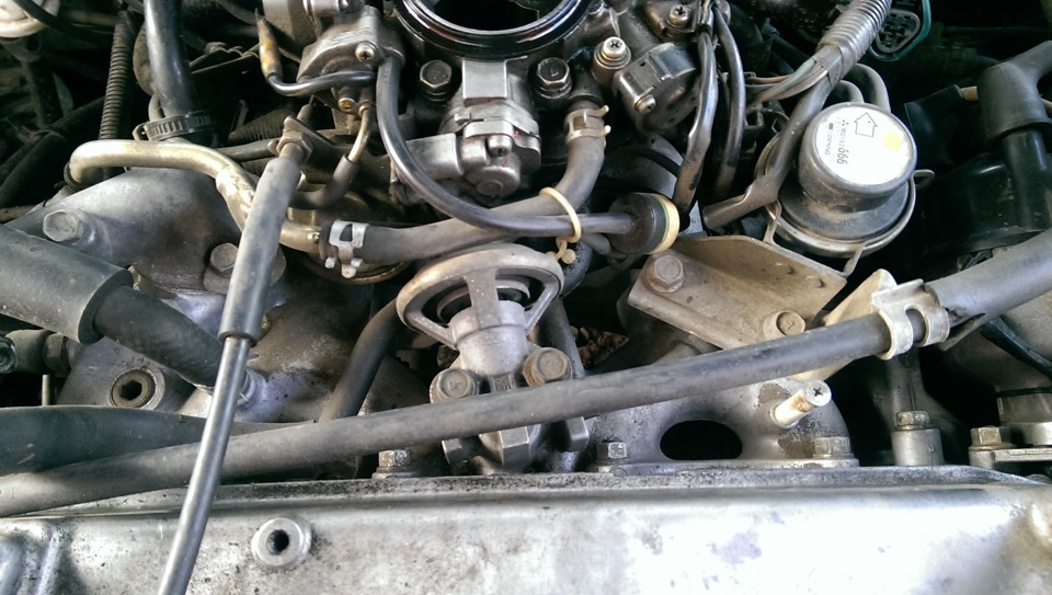 Заглушенная трубка на впускном коллекторе. Для чего она была ...