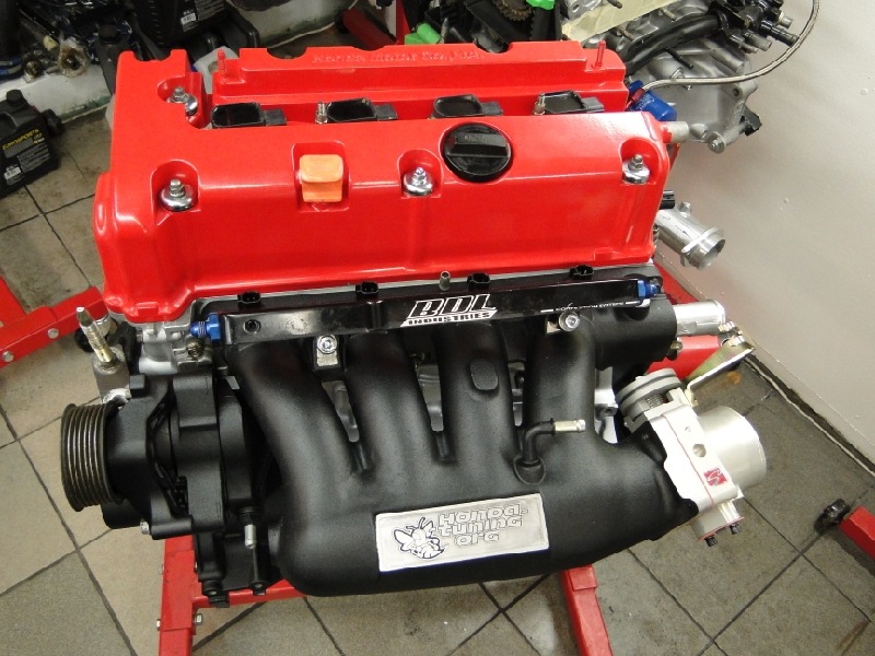 Двигатель 200 лс. Мотор Хонда k 20 c. Мотор Хонда к20 турбо. К24 красноголовый. Мотор r20a Honda.