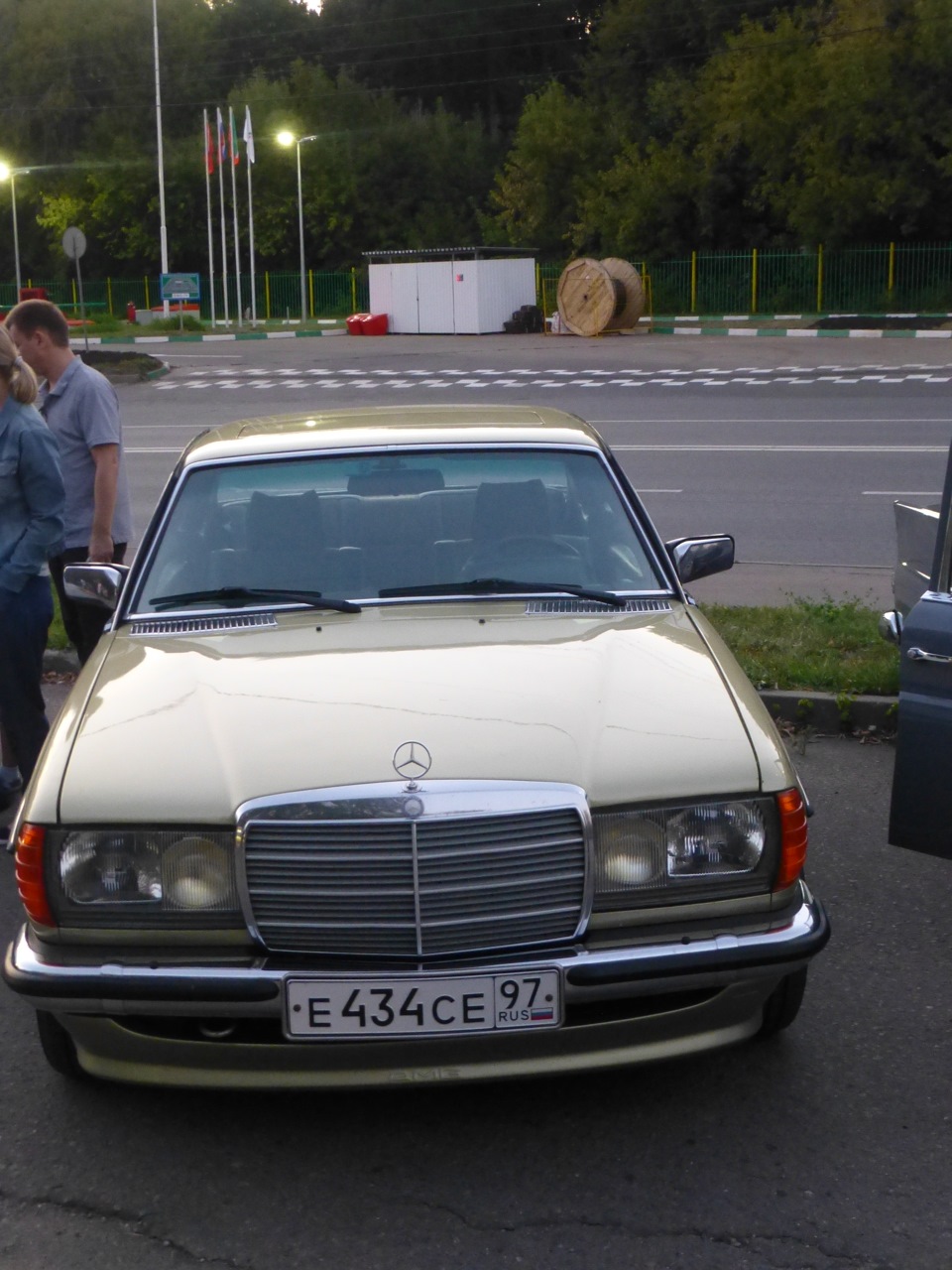 Девушки, и машинки) Встреча Luxury Drive Show — прошла успешно! —  Сообщество «Mercedes-Benz Life Style» на DRIVE2