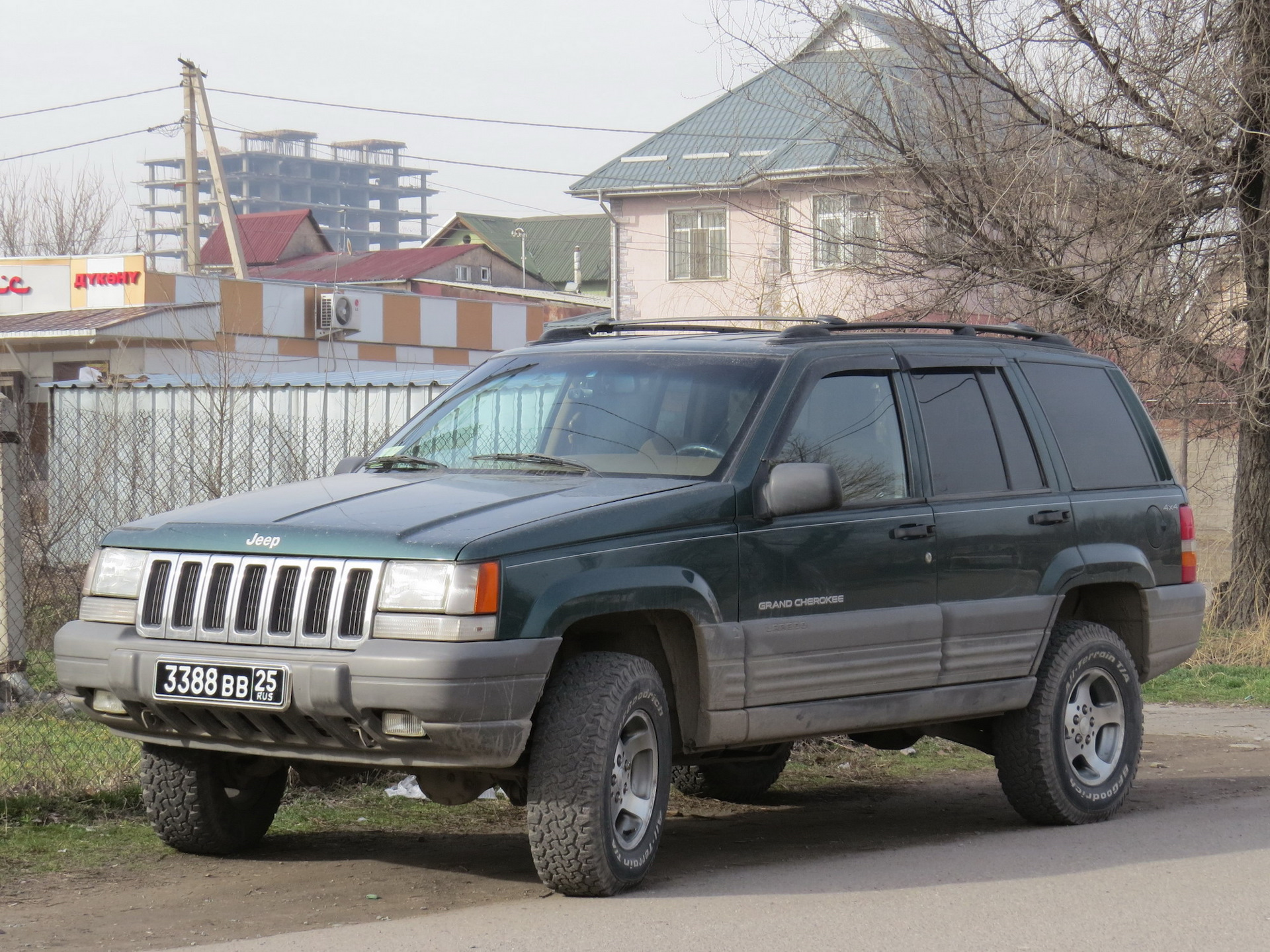 Jeep grand cherokee zj. Jeep Cherokee 1998. Jeep Grand Cherokee ZJ 1998. Гранд Чероки 1998. Джип Чероки 1998.