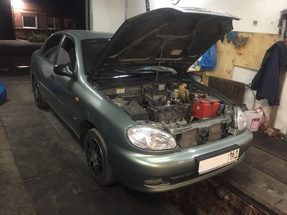 Замена передних тормозных колодок. — Chevrolet Lanos, 1,5 л, 2008 года ...