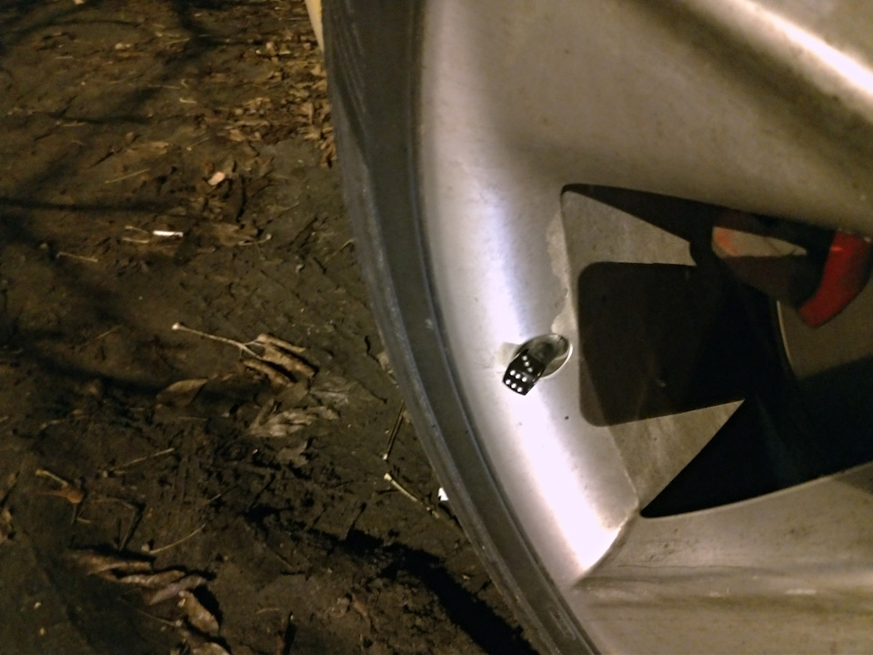 Колпачок на месте — Opel Astra J GTC