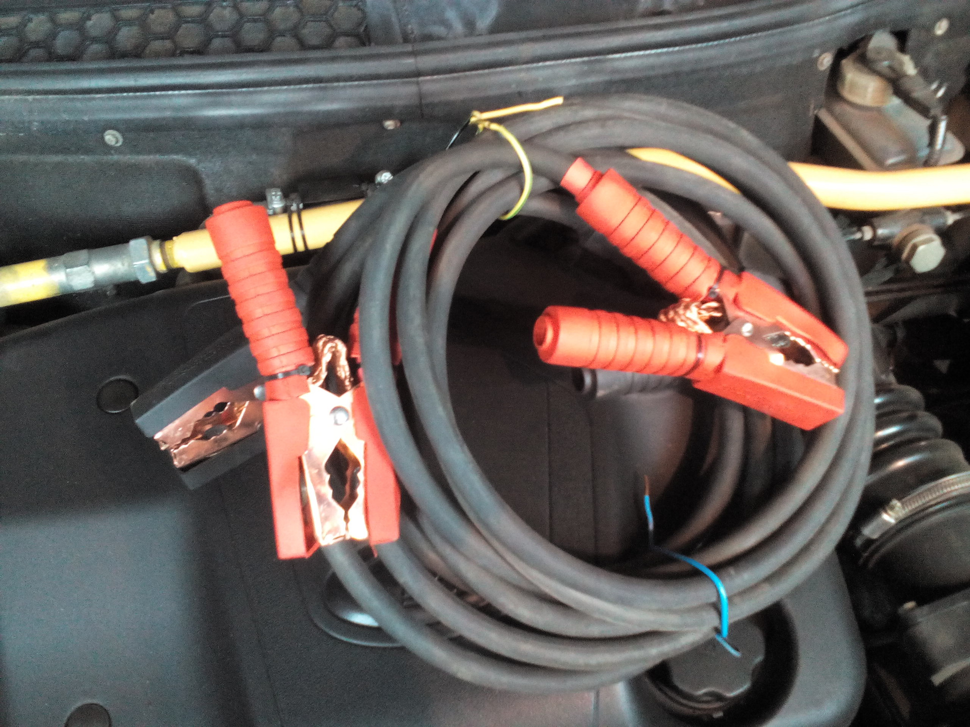 Каким сечением авто провода. Провода для прикуривания автомобиля КАМАЗ 65115. Провода прикуривания КАМАЗ 5350. Силовой кабель для прикуривания автомобиля КАМАЗ. Провода AEG прикуривания.