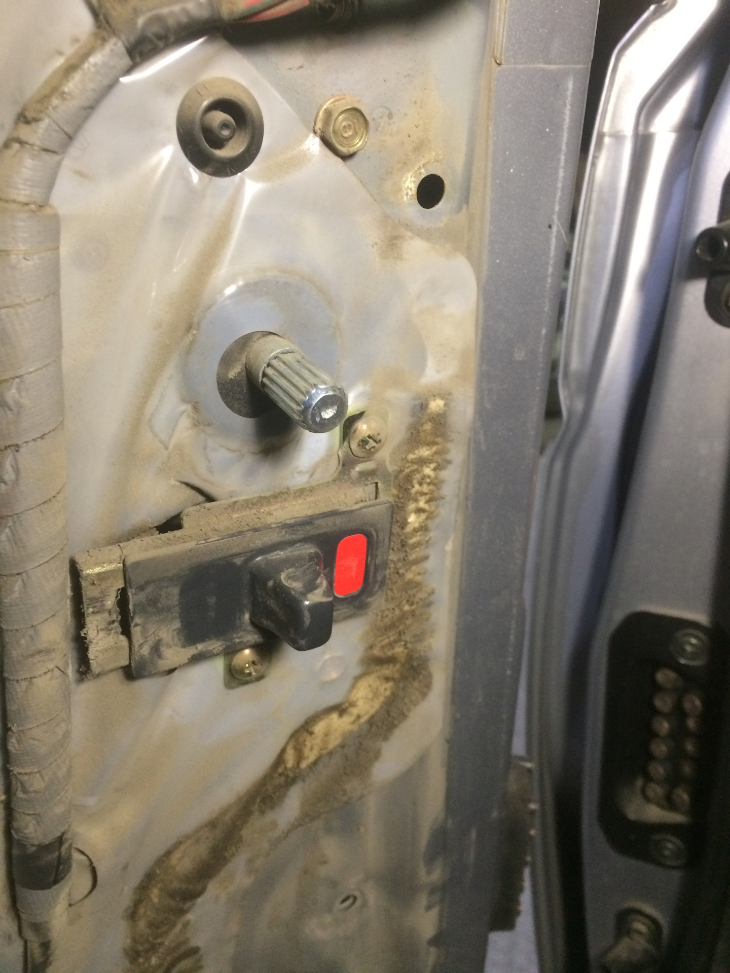 замок дверцы vag 7e0 827 505 b. 5f4 827 505 d vs9. втулки сдвижной двери степвагон. электропривод сдвижной двери хонда степвагон rk2. втулки сдвижной двери степвагон.