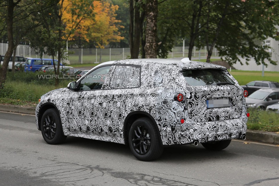 Новый BMW X 1 ( 2015 ) будет с передним приводом.