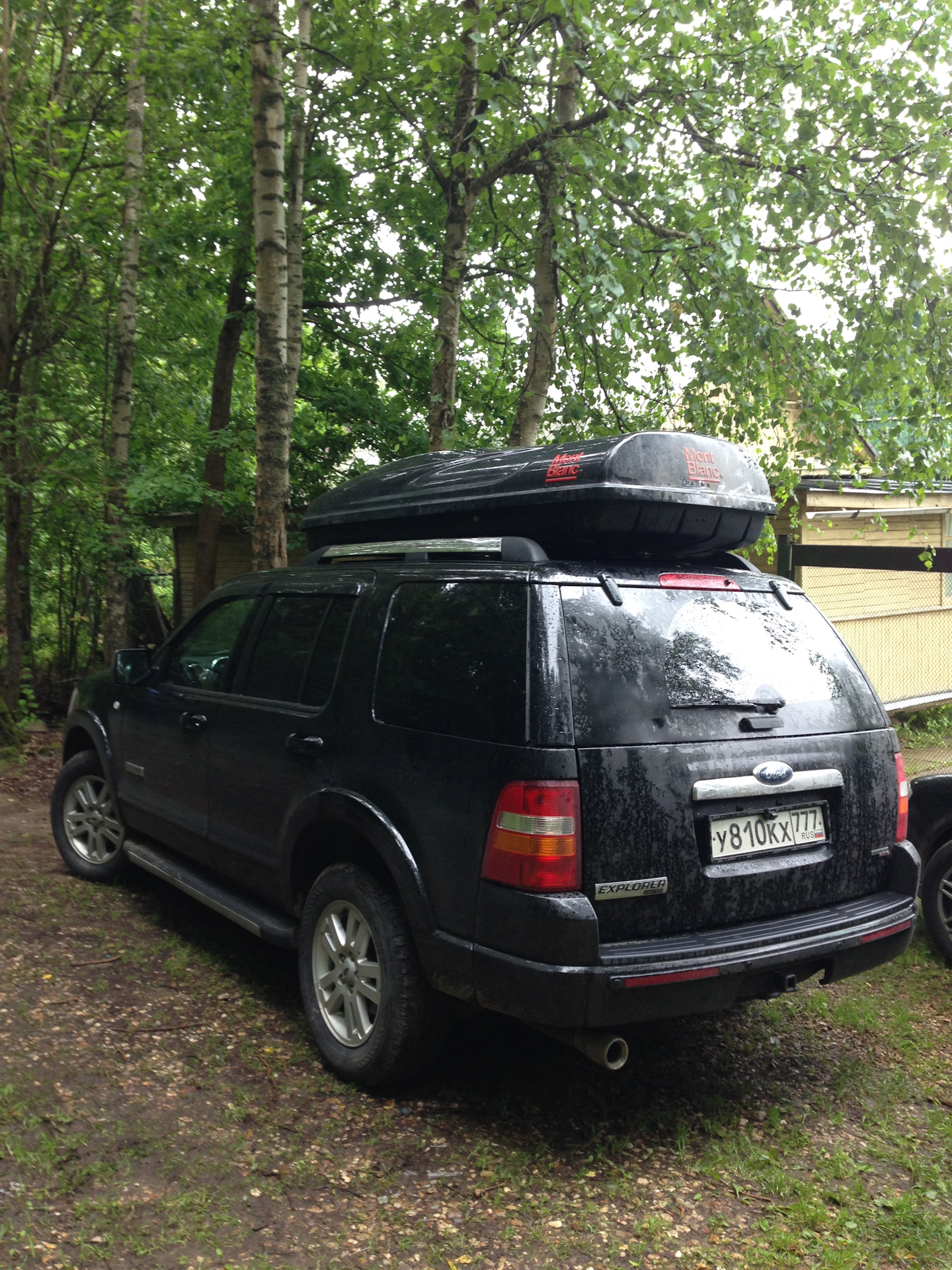 Ford Explorer Camping