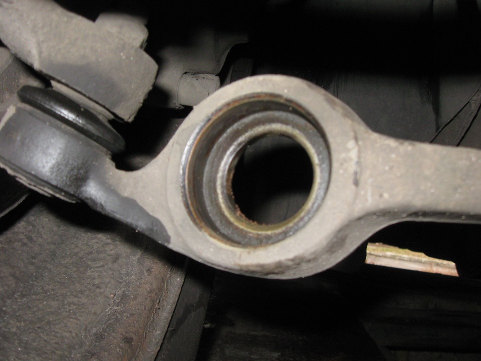 Замена резинок на переднем стабилизаторе — Ford Scorpio I, 2 л, 1986 ...