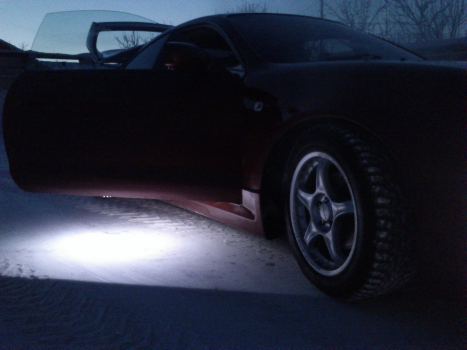 Подсветка под низ дверей — Toyota Celica (200), 2 л, 1994 года ...