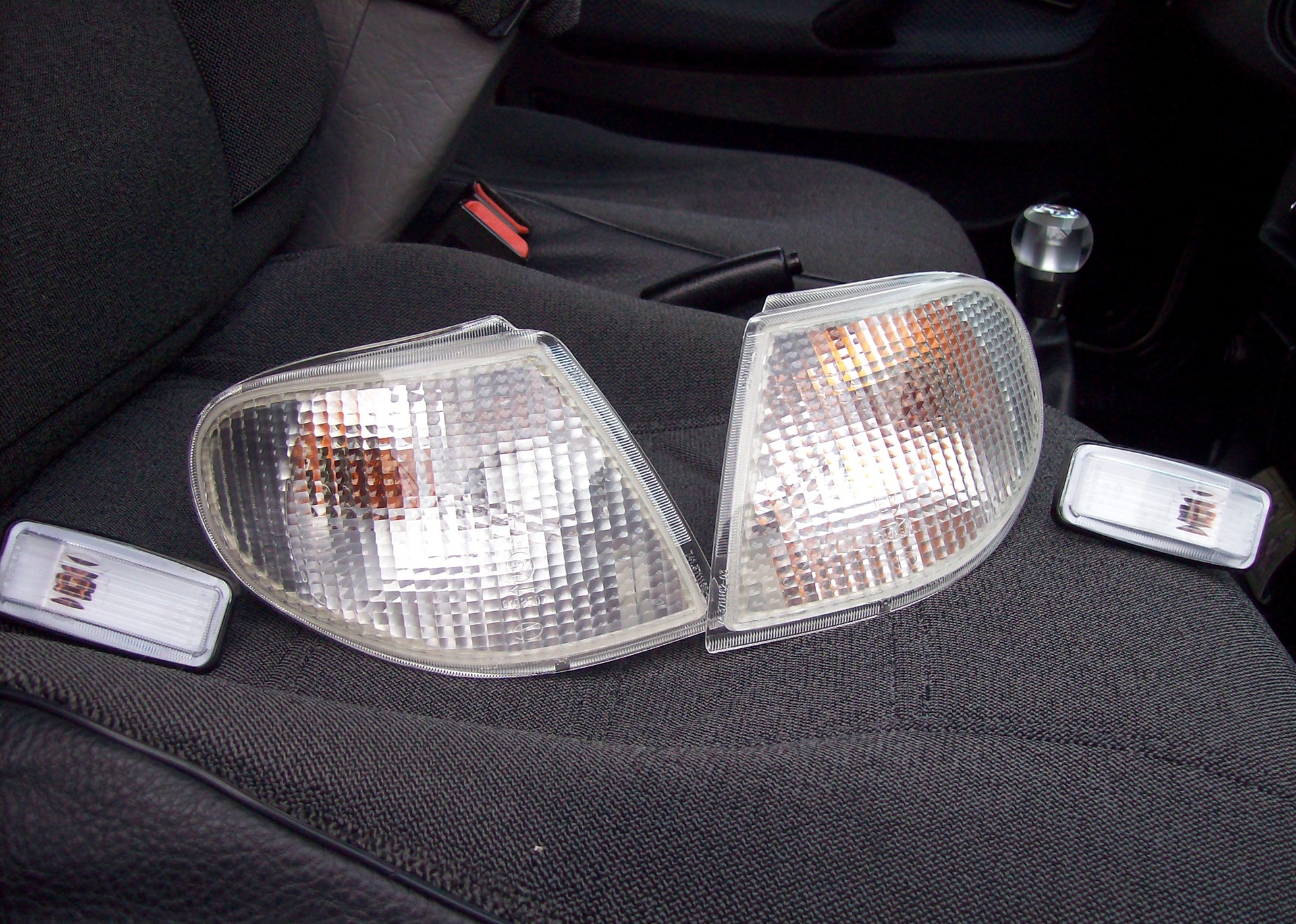 белые поворотники ваз 2114 крепежи. белые поворотники. поворотники ваз 2115. белые поворотники. белые поворотники на ваз 2112.