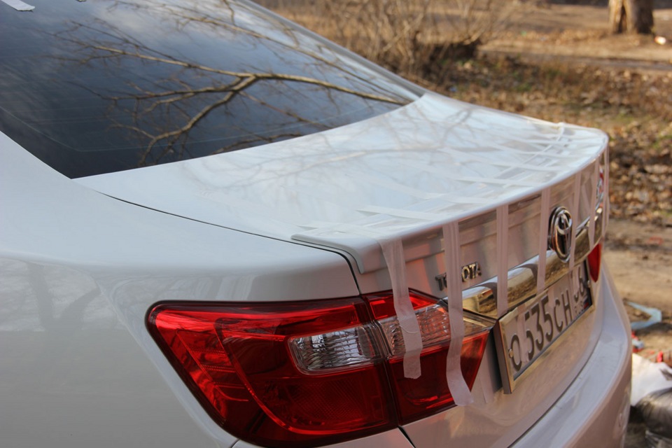 Установка спойлеров на стекло и багажник — Toyota Camry (XV50), 2,5 л ...