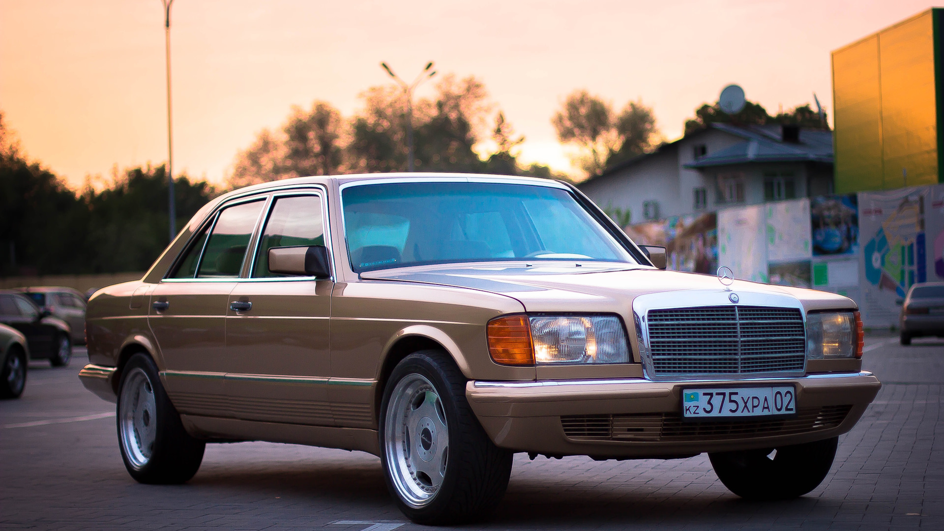 Мерседес 90х. Мерседес 90. Мерседес 280 s-класс. Mercedes-Benz s-класс 280 II (w126). W126 s280 Mercedes диски.