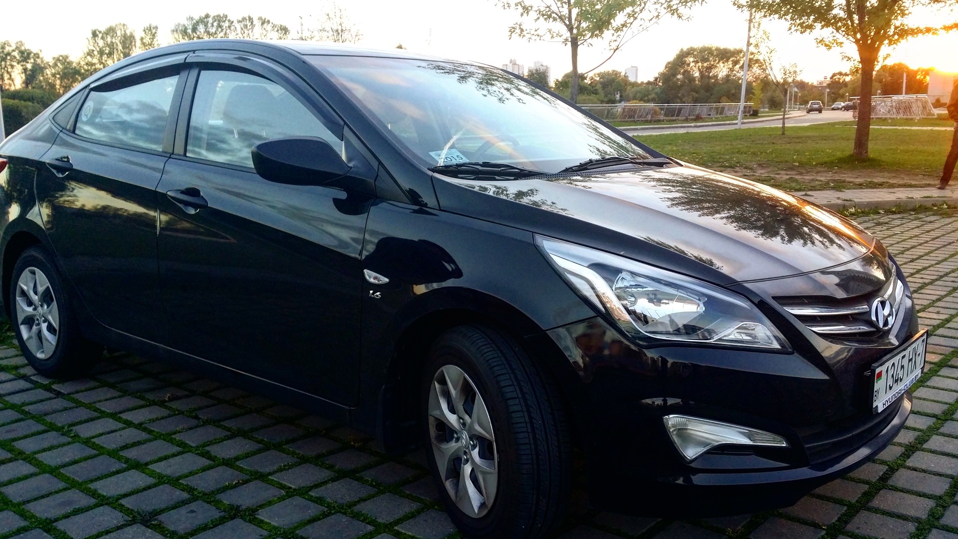 Отзывы солярис 1. Hyundai sunrise. Рено солярис фото. 6 механика. Машина санрайз хендай.